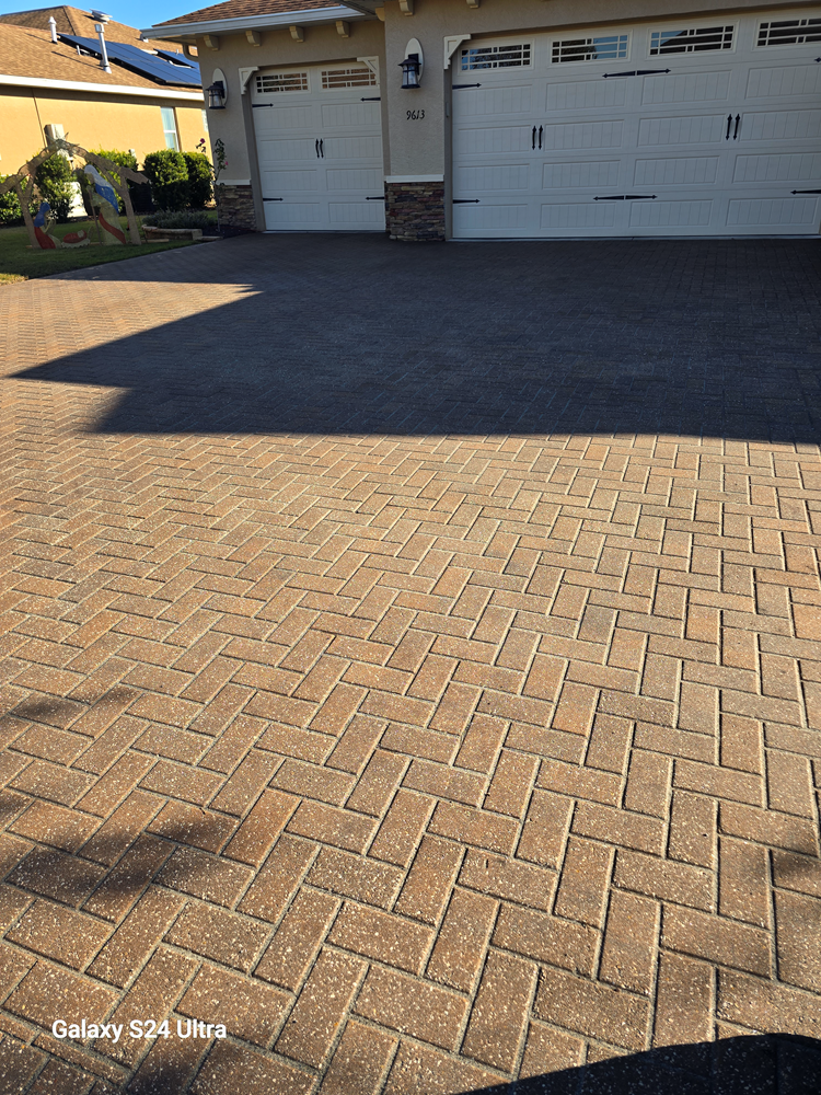 Sanding and Sealing Driveway Pavers